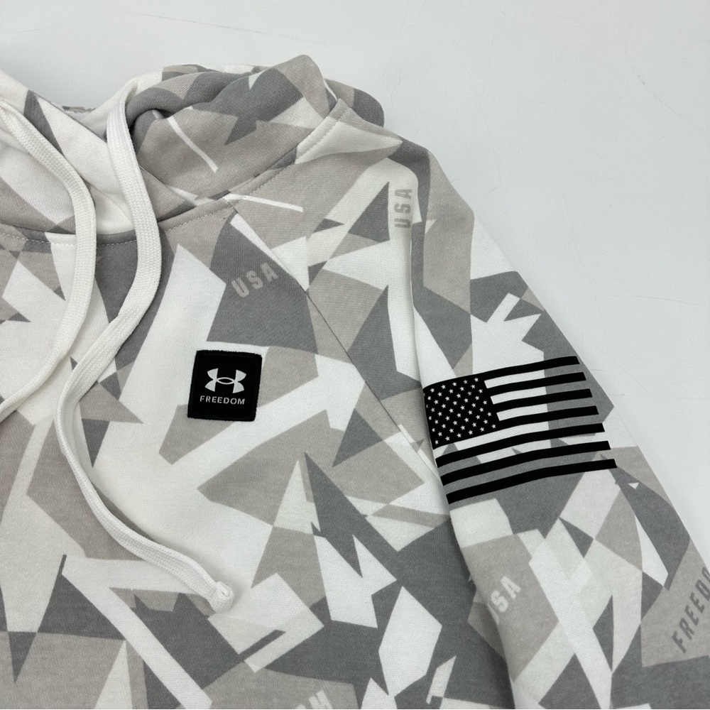Under Armour Freedom Camo Hoodie Women Small Gray White USA Flag Fleece - Picture 6 of 14